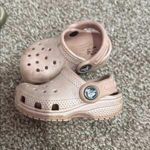CROCS Kids Metallic Pink Clogs
